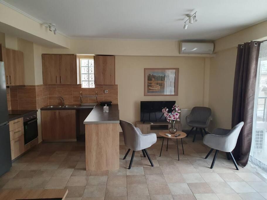 Apartamento Lux & Style 75Sqm With Private Parking In Atenas Exterior foto