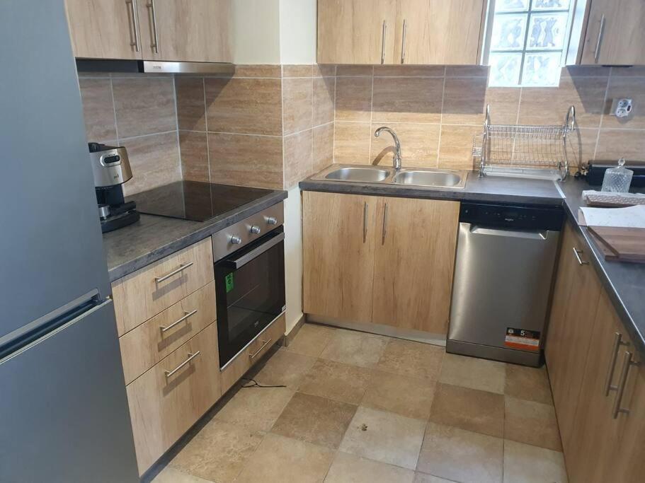 Apartamento Lux & Style 75Sqm With Private Parking In Atenas Exterior foto