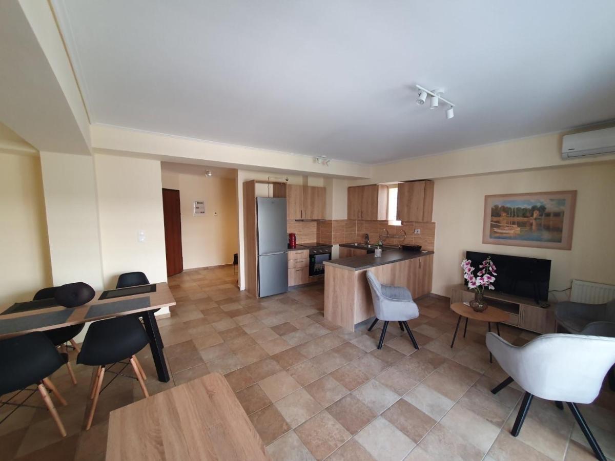 Apartamento Lux & Style 75Sqm With Private Parking In Atenas Exterior foto
