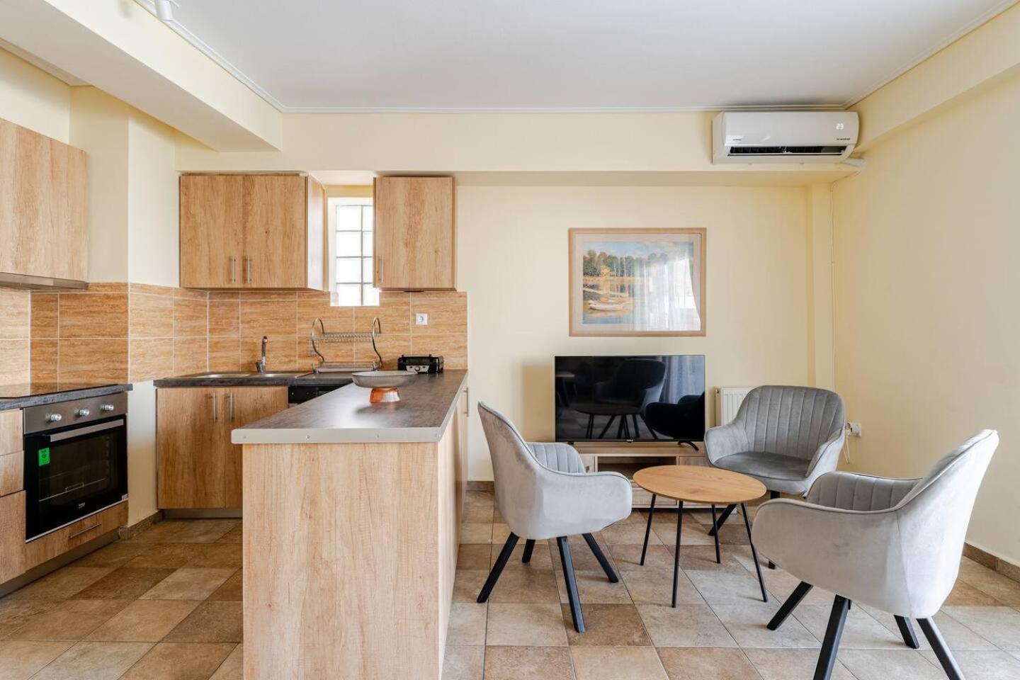 Apartamento Lux & Style 75Sqm With Private Parking In Atenas Exterior foto