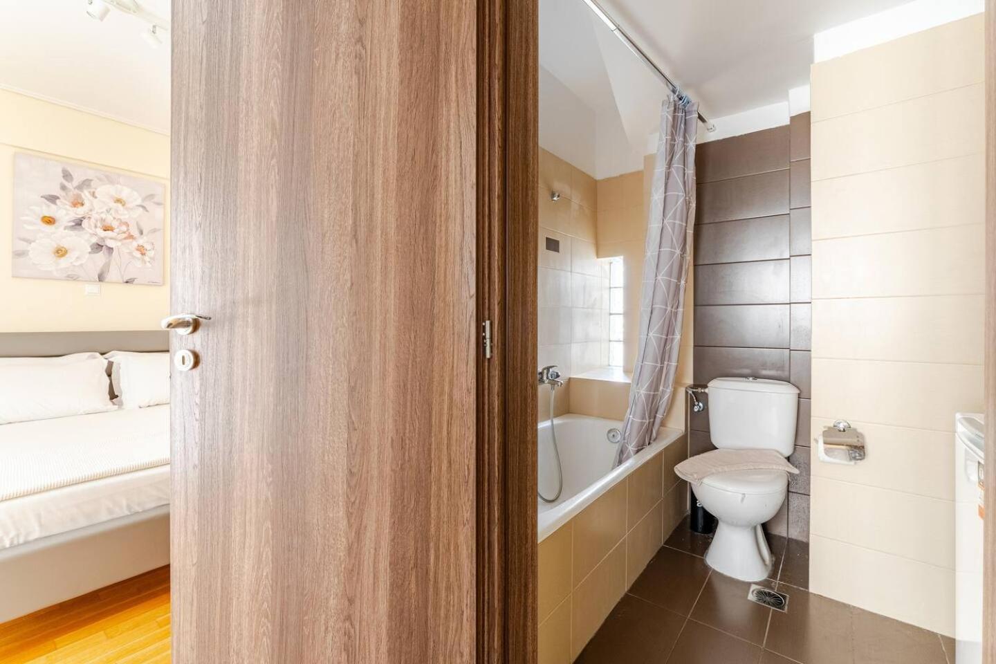 Apartamento Lux & Style 75Sqm With Private Parking In Atenas Exterior foto