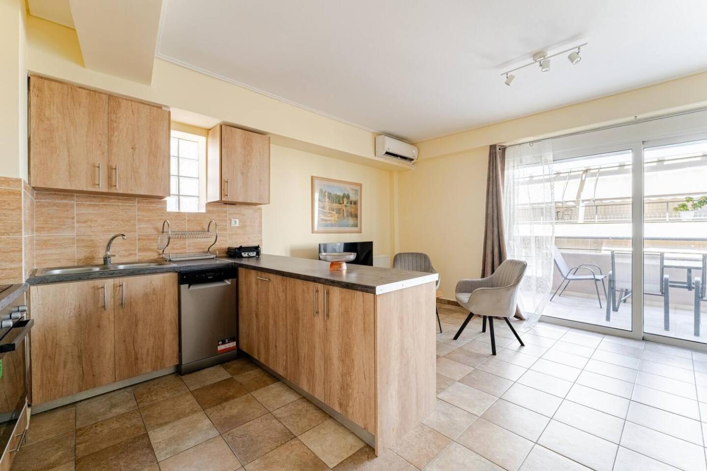 Apartamento Lux & Style 75Sqm With Private Parking In Atenas Exterior foto